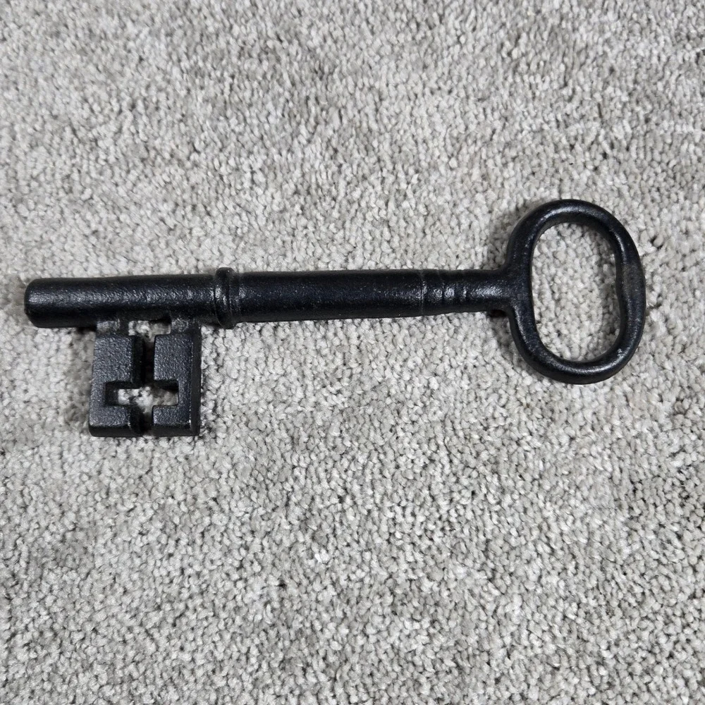 Skeleton Key Black Cast‎ Iron Decorative Wall Decor